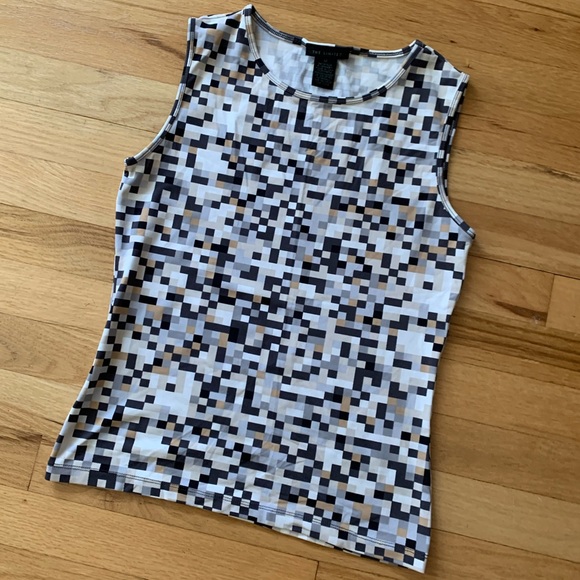 The Limited Sleeveless Fitted Career Top - Large - Picture 3 of 6